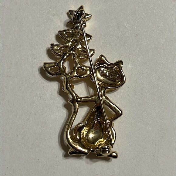 Vintage AJC Cat and Christmas Tree Gold-tone Brooch - Picture 5 of 11
